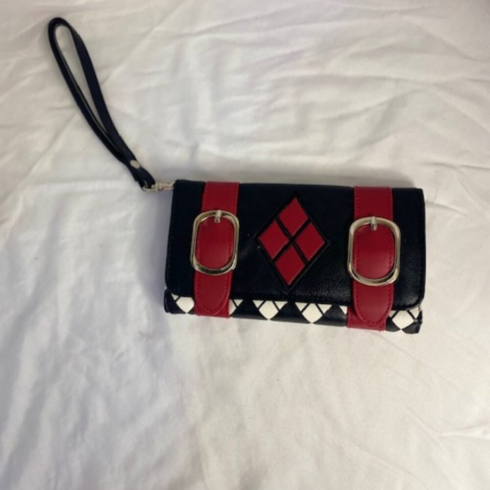 Harley Quinn Diamond Patterned Tri-fold  3 in 1 Clutch/ Wristlet/ Wallet - Picture 2 of 4